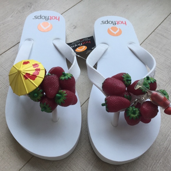 Hotflops Strawberry Daiquiri white sole 2.5cm size M (original) 2/$35 - Picture 7 of 8